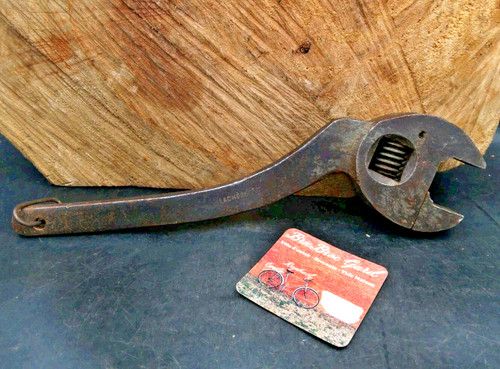 Ancienne clé molette - ancienne,