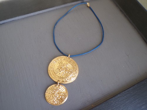 Collier fantaisie signée - signée, m