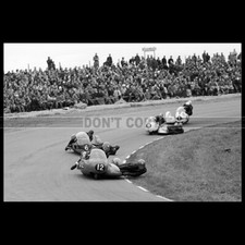 Photo M.000645 CHRIS VINCENT-ERIC BLISS BMW SIDECAR DUTCH TT 1962