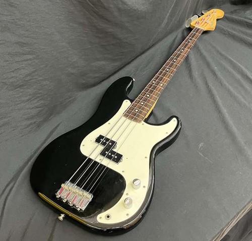 Guitare basse électrique