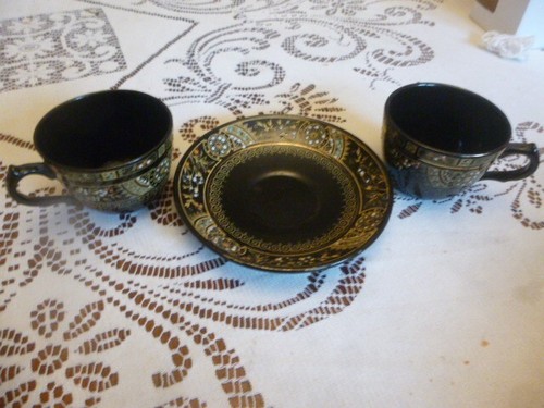 Tasses soucoupe très - et,