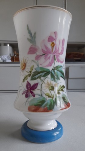 Grand vase opale blanc décor