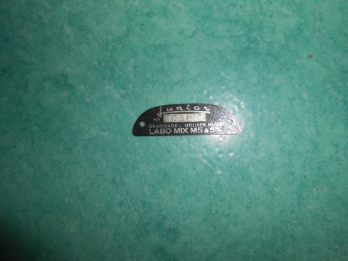 Plaque identification moteur