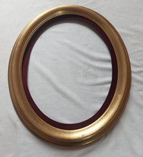 Cadre ovale en bois doré à