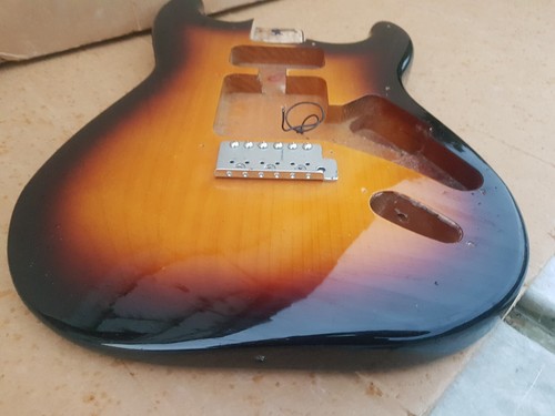 Squier fender strat body - strat,