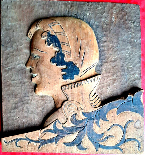 Bas relief bois jacqueline - bas,