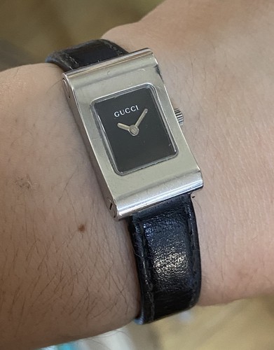 Reviser montre marque gucci - marque,