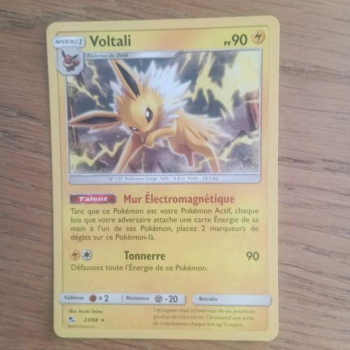 Carte pokémon rare voltali - carte,