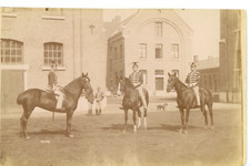 J.Kuhn Belgique Militaire Les Lanciers Vintage print. Tirage citrate  15x22 