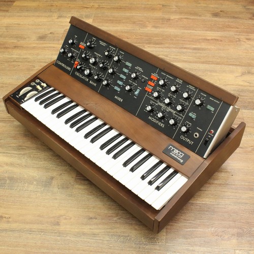 Synthétiseur analogique