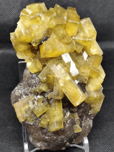 Top baryte doré sur fluorite - top,