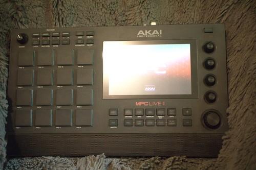 Akai mpc live standalone - mpc,