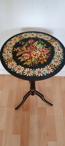 Petit guéridon style - petit,