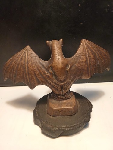 Veyrard bat car mascots - bat,