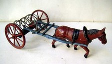 PLOMB CREUX - BF ?? - FIGURINE AGRICOLE - CHEVAL + HERSE RATEAU