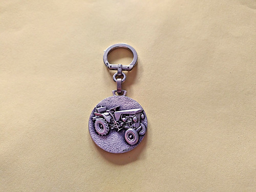Rare ancien porte clés augis - rare,