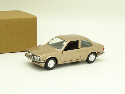 Gama bmw 325 i e30 - -,