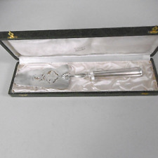 openwork silver metal pie skin