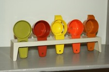 "TUPPERWARE  SUPPORT  AVEC  5