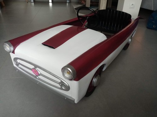 Voiture pédales - voiture, à