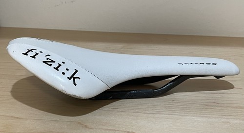 Fizik antares saddle carbon - fizik,