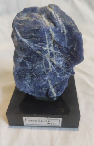 Sodalite brésil sur socle - du,
