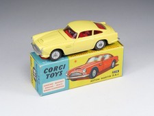 CORGI - 218 - Aston Martin DB4 - Jaune Paille - En boite