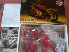 MAQUETTE SUZUKI 500 RG PROTAR BARRY SHEENE & WILL HARTOG Ref:145  au 1/9