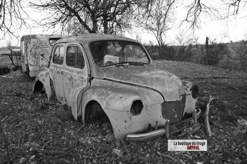 4cv renault oubliée par - 4cv,
