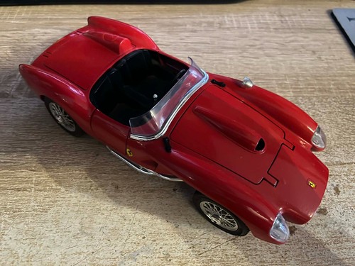 Voiture miniature ferrari - voiture,