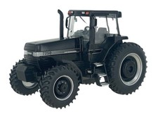 BRITAINS - Tracteur de couleur Noir - Limité à 501 pièces - CASE IH Magnum 72...