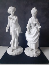 couple statuette biscuit en
