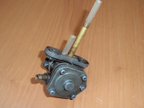 Suzuki 380 robinet benz - suzuki,