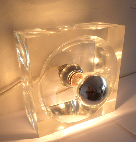 Lampe cube plexiglas michel - lampe, plexiglas,