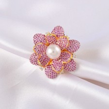 Bague florale pavée de perles