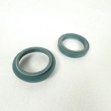 Cache poussière de fourche