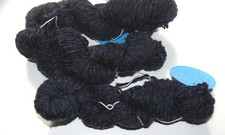 Lot de trois écheveaux laine