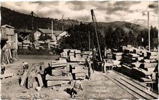 Old postcard VOLVIC - Chantier de taille de Pierre de Lave (374457)