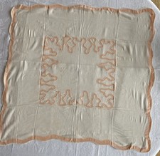 Nappe ancienne brodée main et