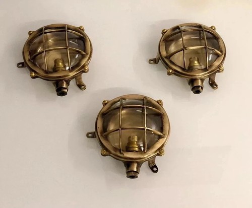 Ancienne lampe murale