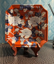 Assiette en porcelaine japonaise carré, motif pivoine
