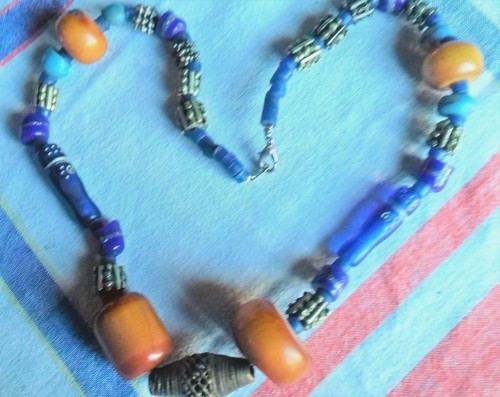 Trés joli collier africain - joli,