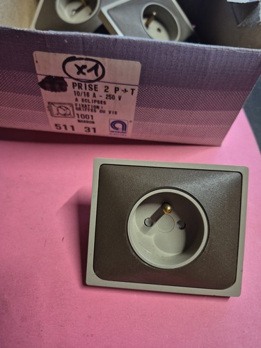 Arnould 51131 prise de - -,