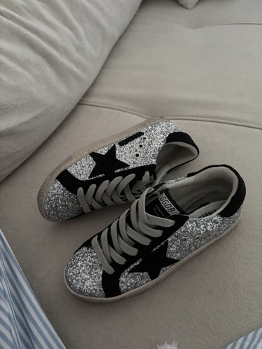 Golden goose - golden,
