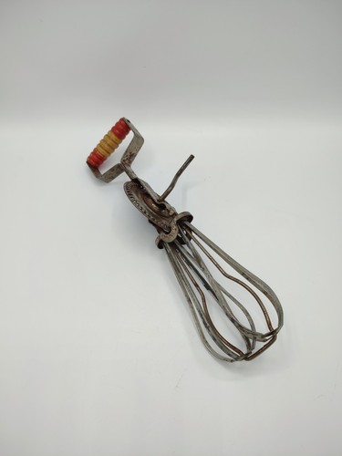 Ancien fouet cuisine - ancien,