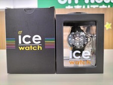 Petite montre analogique noire