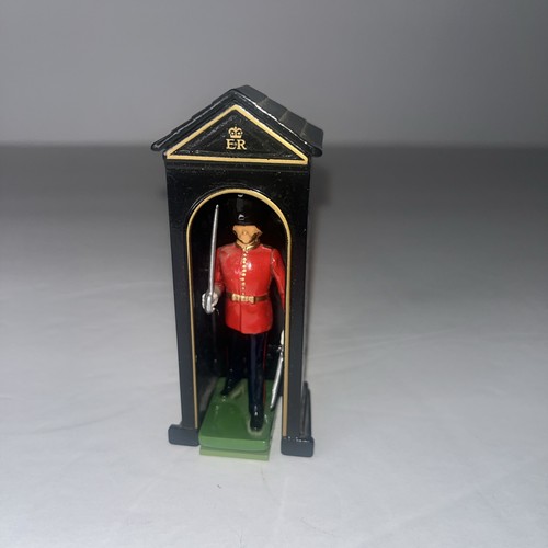 Lot britain figurines - of,