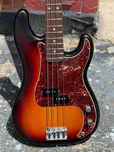 2011 fender precision bass - 2011,