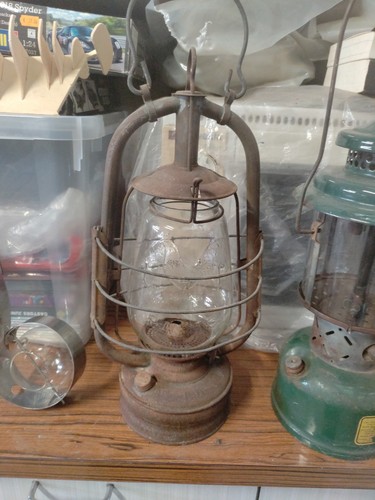 Lanterne ancienne pétrole - ancienne,