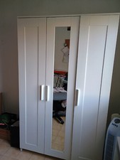 Armoire de chambre blanche d'occasion IKEA avec miroir et rampe de suspension